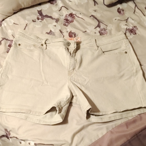 Levis shorts size 16 - Picture 1 of 3